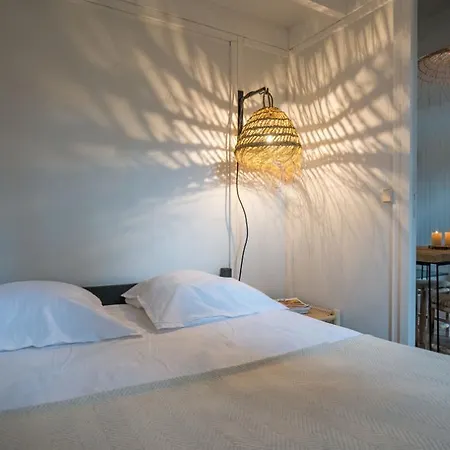 Slow Village ביסקארוס