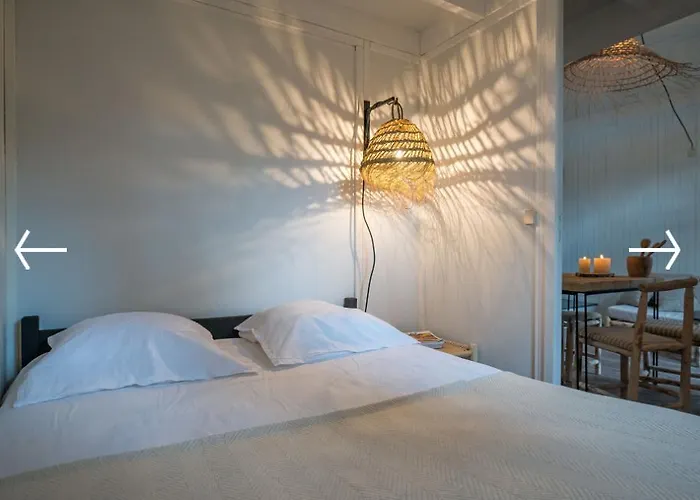 Slow Village ביסקארוס