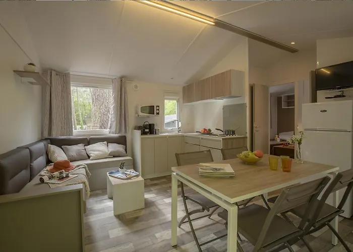 Slow Village ביסקארוס