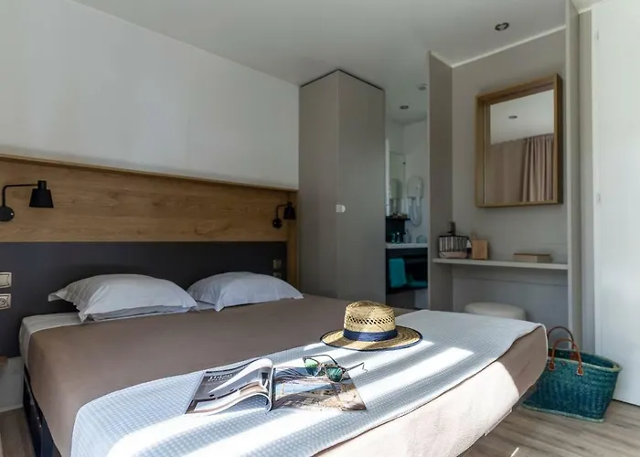 Slow Village Tatil parkı 3*